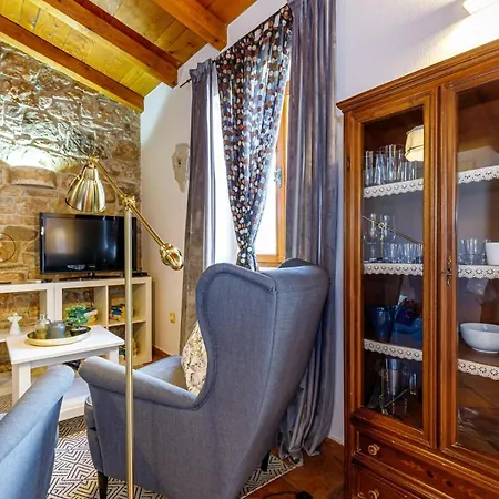 Morena Villa